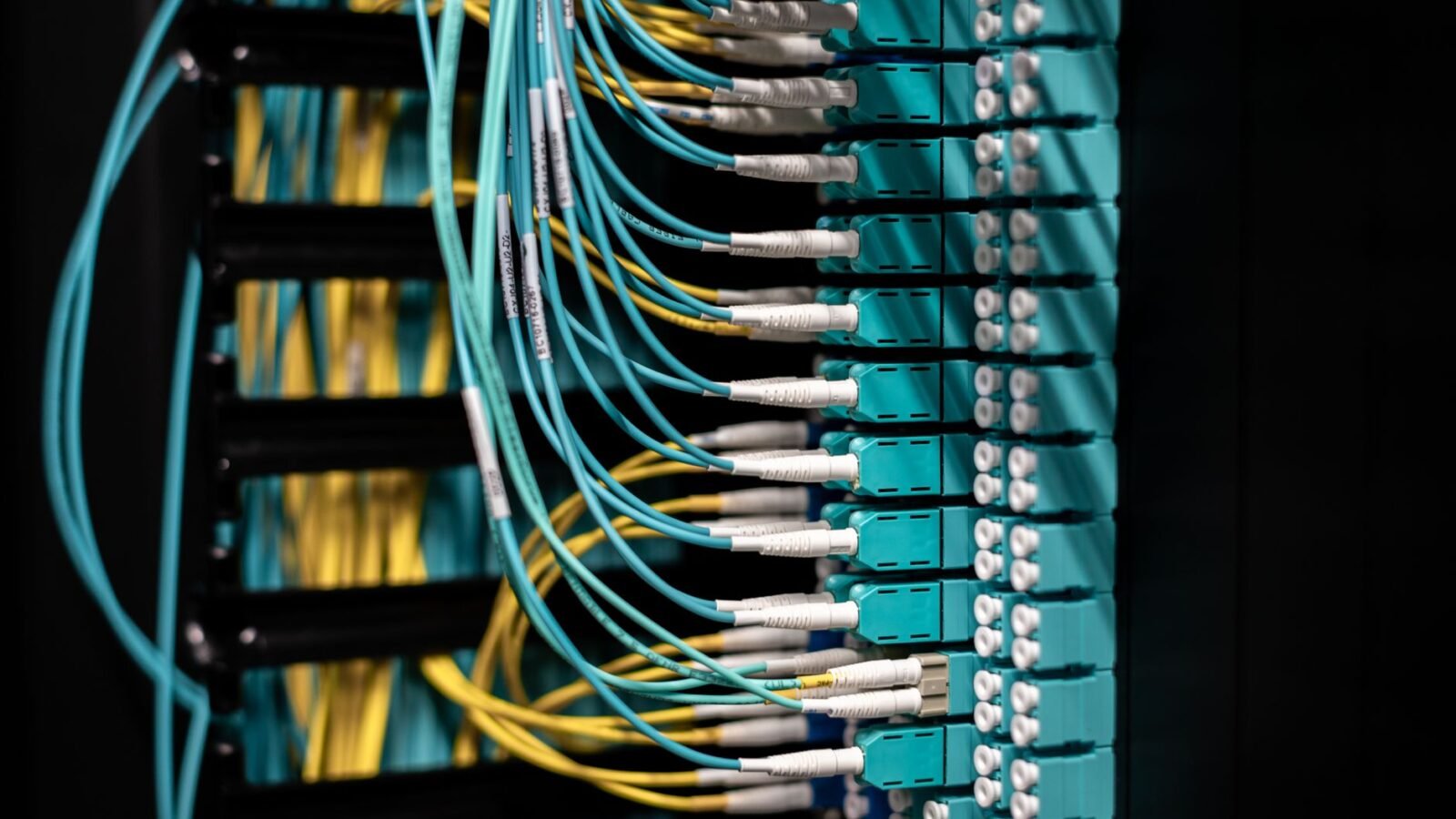 MPLS L3VPN on Cisco IOS-XE: Building and Verifying Multi-Site VPNs from Scratch