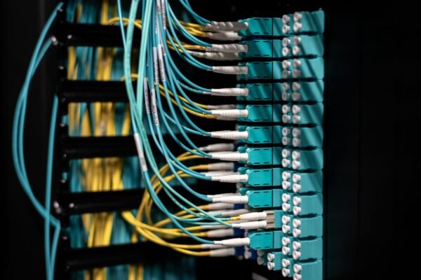 MPLS L3VPN on Cisco IOS-XE: Building and Verifying Multi-Site VPNs from Scratch