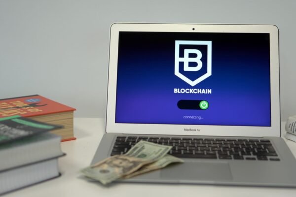 Real-World Asset Tokenization in 2026: How Blockchain Is Bridging TradFi and DeFi