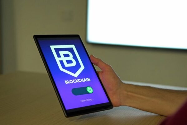 Real-World Asset (RWA) Tokenization in 2026: How Blockchain Is Bridging TradFi and DeFi